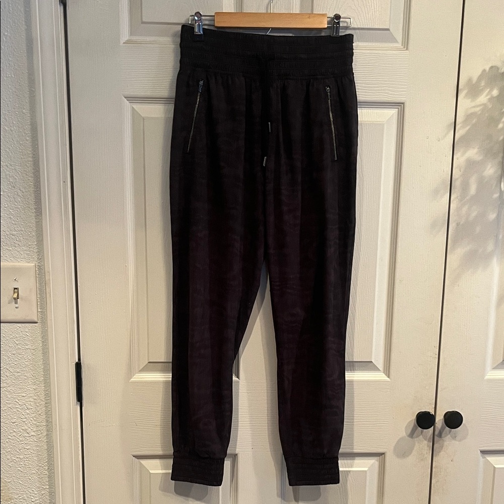 Athleta Camden Printed Joggers-with Zippered Pockets
